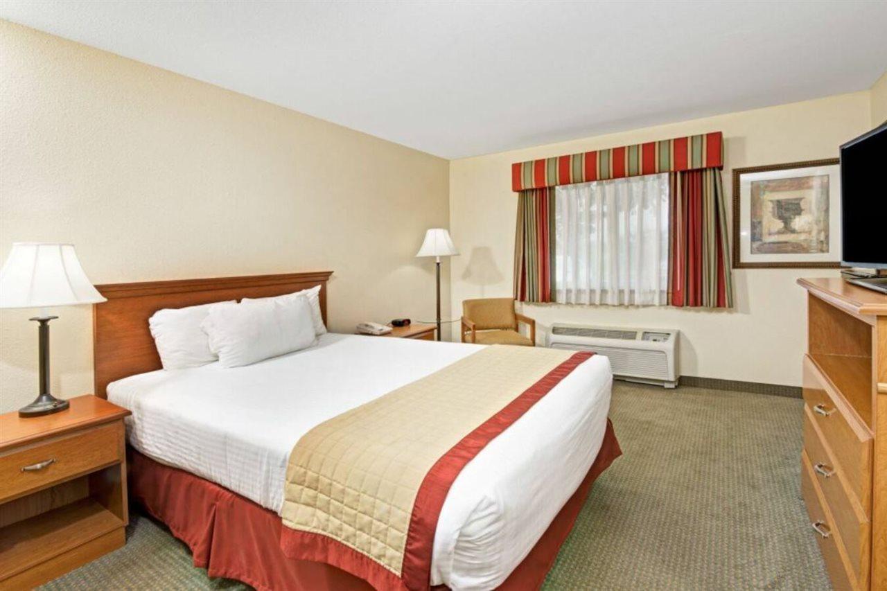Baymont By Wyndham Indianapolis Hotell Exteriör bild