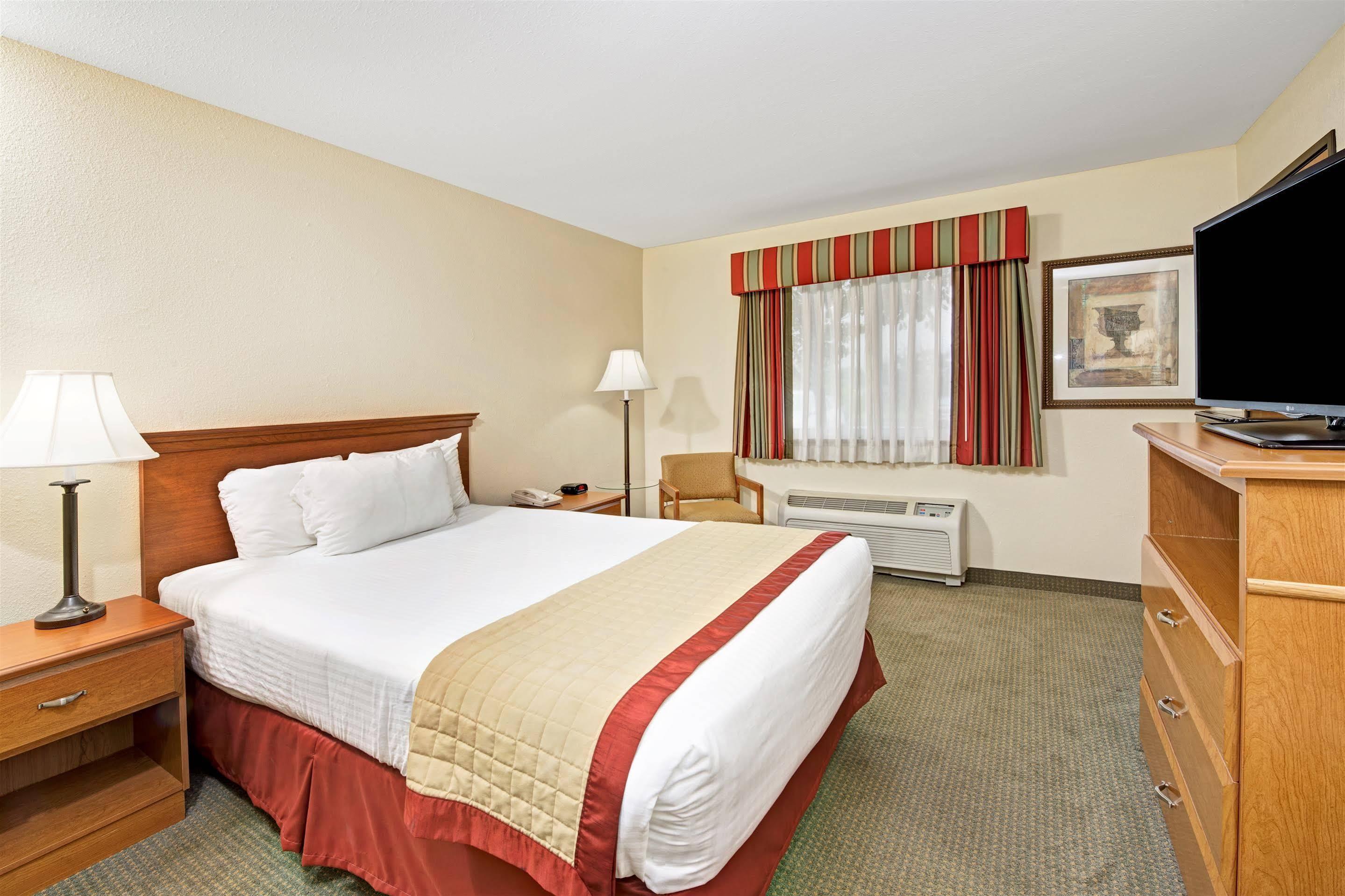 Baymont By Wyndham Indianapolis Hotell Exteriör bild