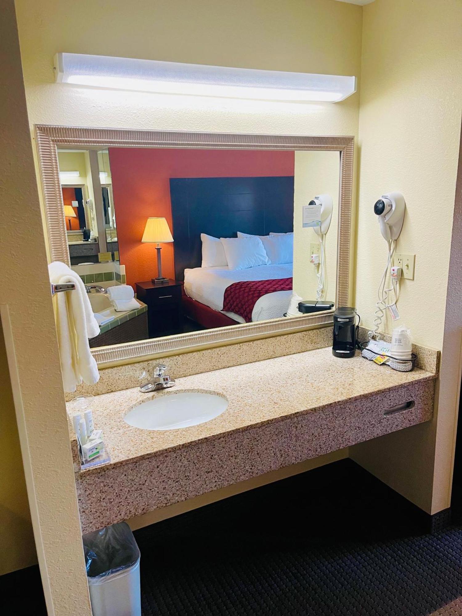 Baymont By Wyndham Indianapolis Hotell Exteriör bild